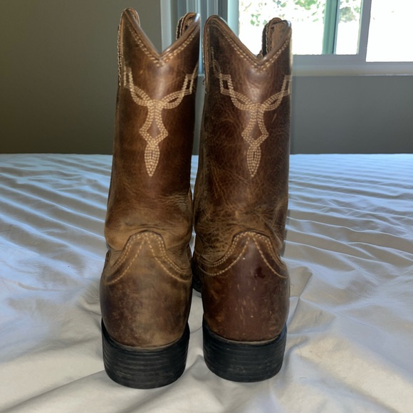 Classic Brown Leather Cowboy Boots - Picture 3 of 7